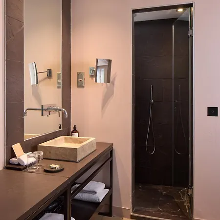 Hotel Hidden 4*