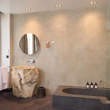 Hotel Hidden 4*