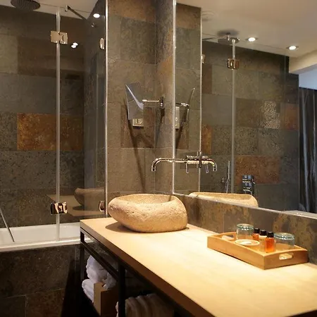 Hotel Hidden 4*