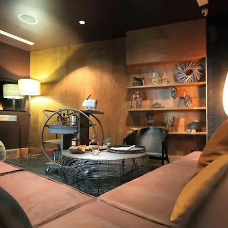 Hidden 4*