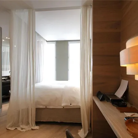 Hidden Hotel 4*